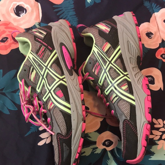 ASICS shoes - Picture 4 of 4